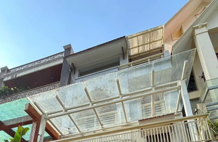 CHO THUÊ LÀM KD SẠCH NHÀ BIỆT THỰ LK ĐƯỜNG OTO KĐT DỊCH VỌNG,  90m2 - 5 TẦNG - 37TR